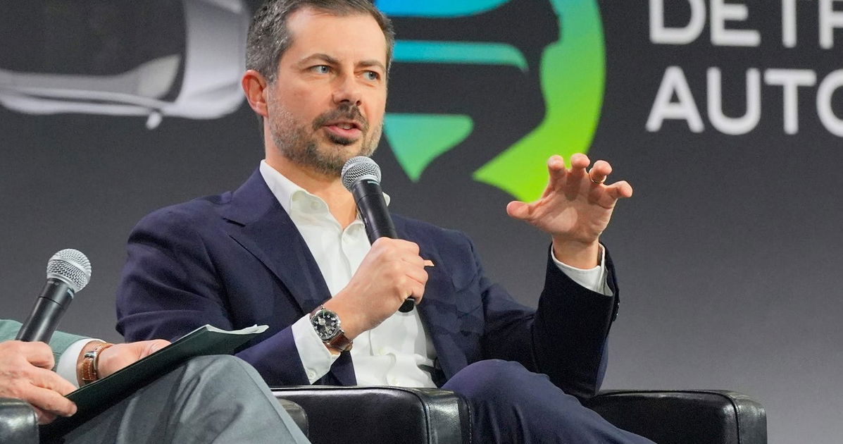 Pete Buttigieg elogia a los manifestantes que están ganando la pelea en Minneapolis