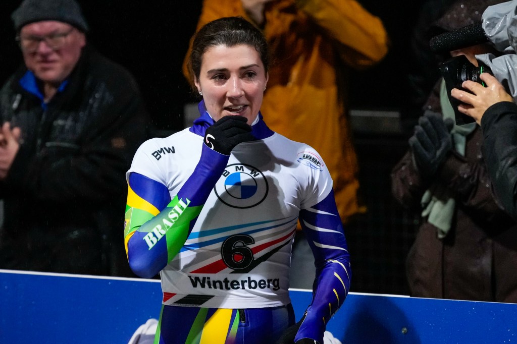 Nicole Silveira de Brasil compite en el Skeleton femenino
