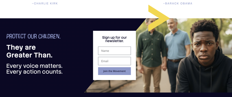 Una imagen aparentemente generada por IA del sitio web Greater Than, que muestra a un adolescente negro que parece preocupado mientras sus inconscientes padres homosexuales se toman de la mano detrás de él.