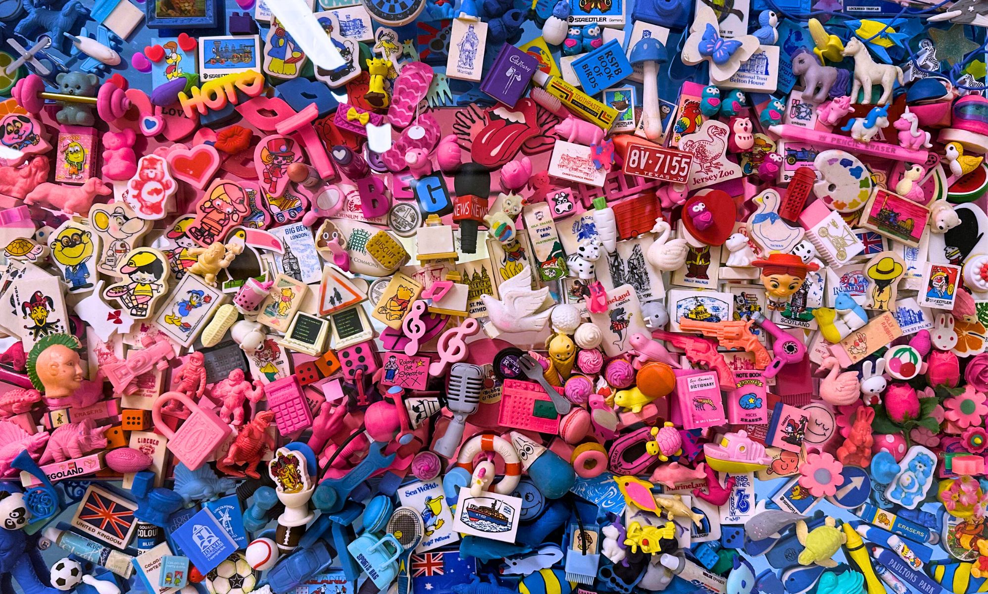 Esta exposición de arte LGBTQ+ te ruega que escuches a los jóvenes trans