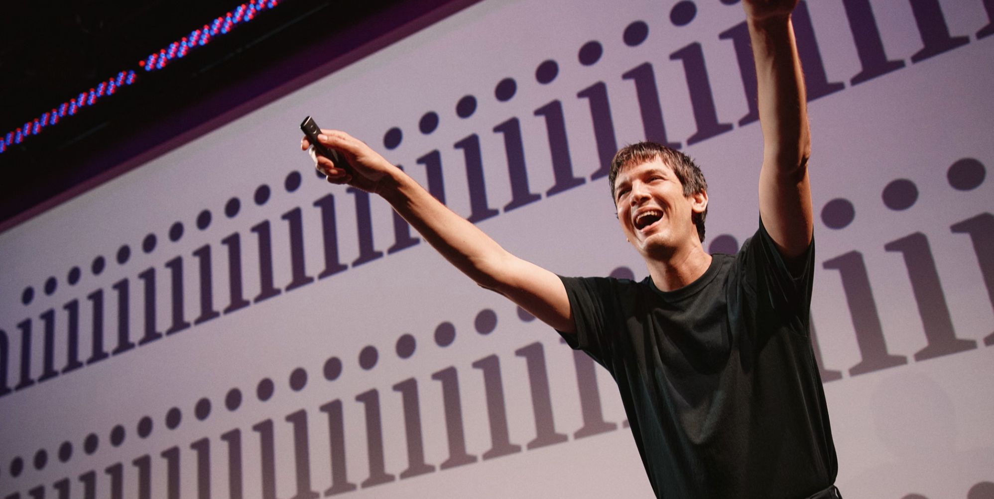 '¡Es para pervertidos que han conocido la muerte!': Josh Sharp y Sam Pinkleton hablan de trabajar en equipo para la comedia de PowerPoint 'ta-da!'