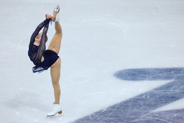 19 de febrero de 2026; Milán, Italia; Amber Glenn, de los Estados Unidos, compite en el patinaje libre femenino durante los Juegos Olímpicos de Invierno Milano Cortina 2026 en el Milano Ice Skating Arena. Crédito obligatorio: Katie Stratman-Imagn Images