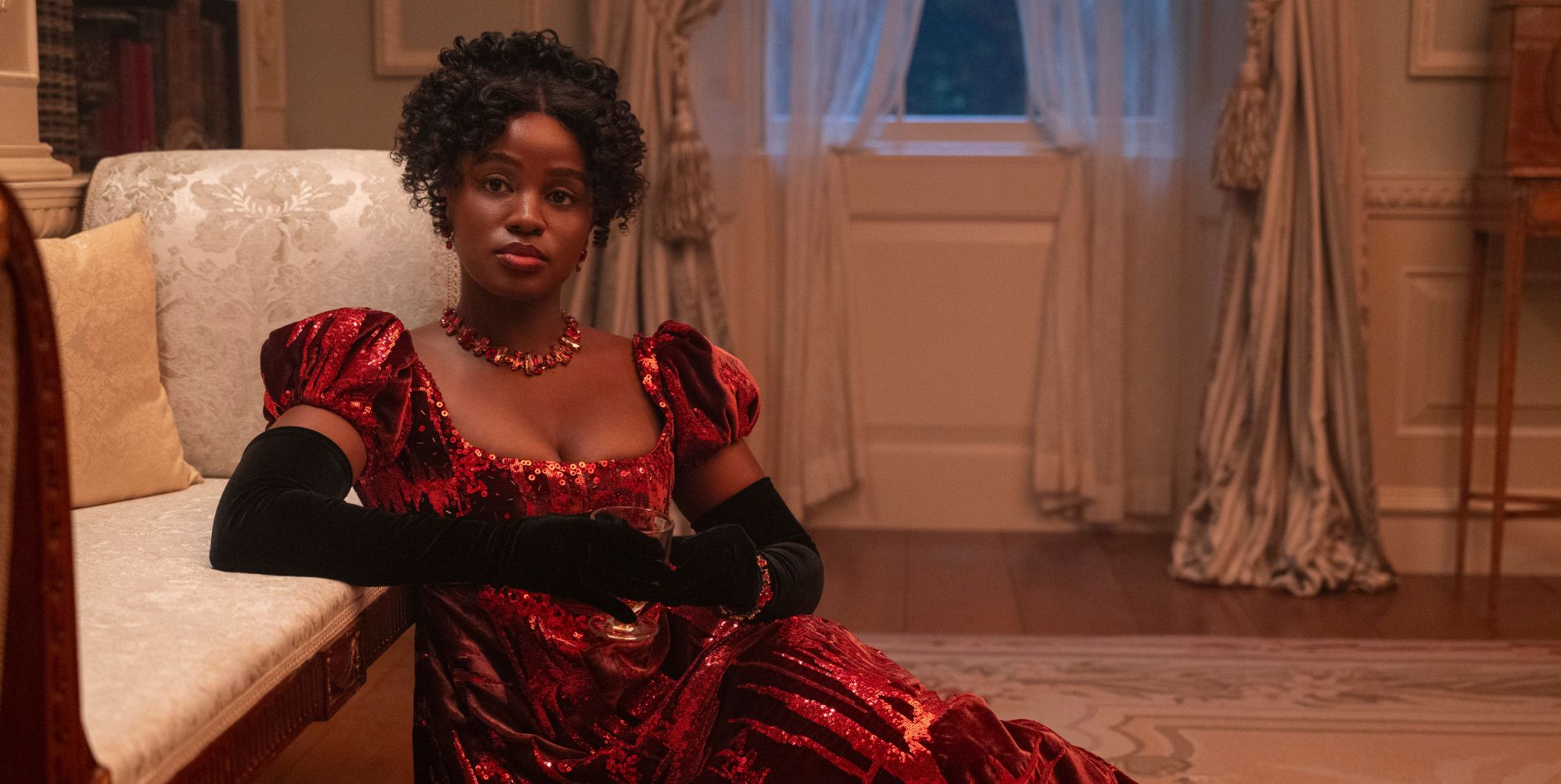 Bridgerton: la actriz Michaela Stirling dice que no siente que esté 'interpretando una cualidad queer' en su papel