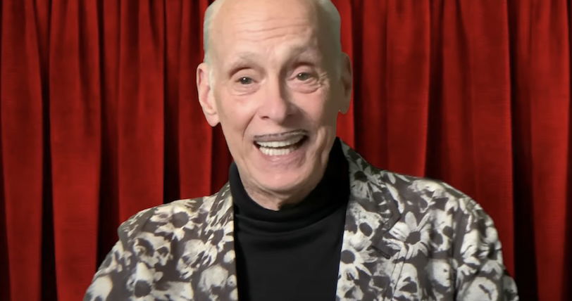 El cineasta John Waters está listo para ponerle un anillo, por una buena causa
