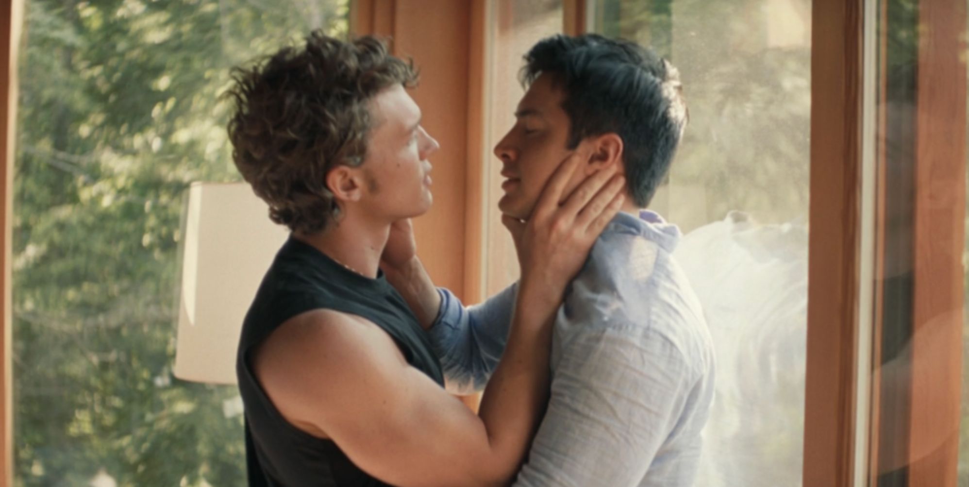 El creador de Heating Rivalry confirma la emotiva escena de la segunda temporada: 'No puedo hacerlo fuera de la pantalla'