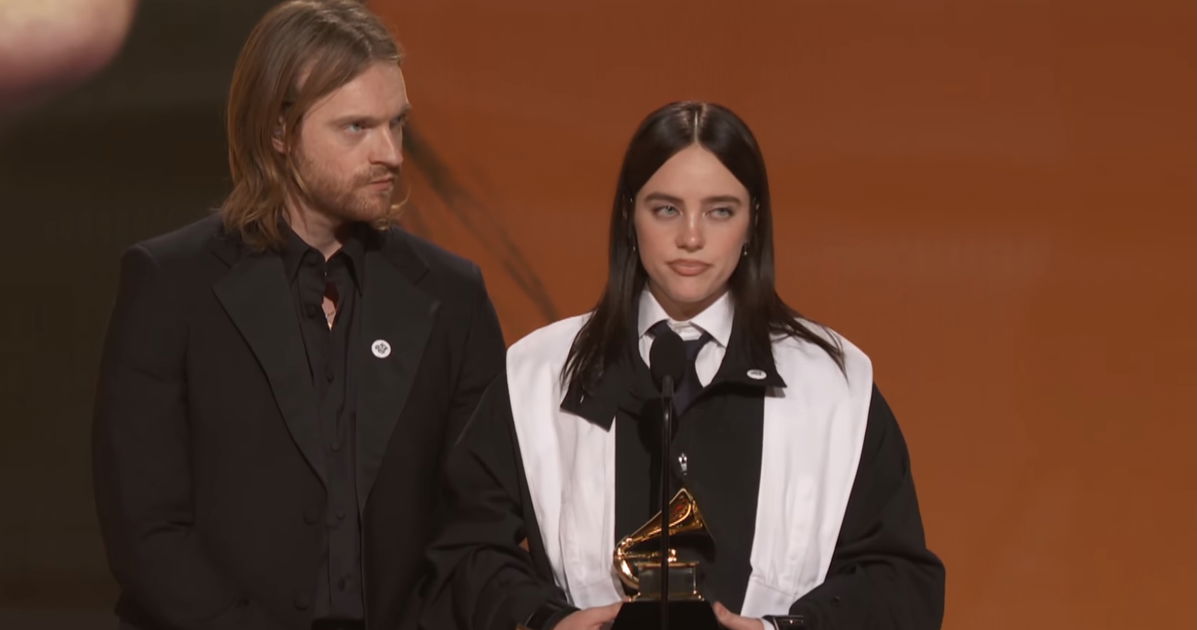 La derecha quiere que Billie Eilish renuncie a su mansión tras el comentario de “tierra robada” en los Grammy