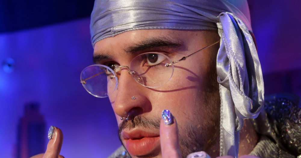 Las personas enojadas porque Bad Bunny canta en español luchan por expresar su enojo en inglés