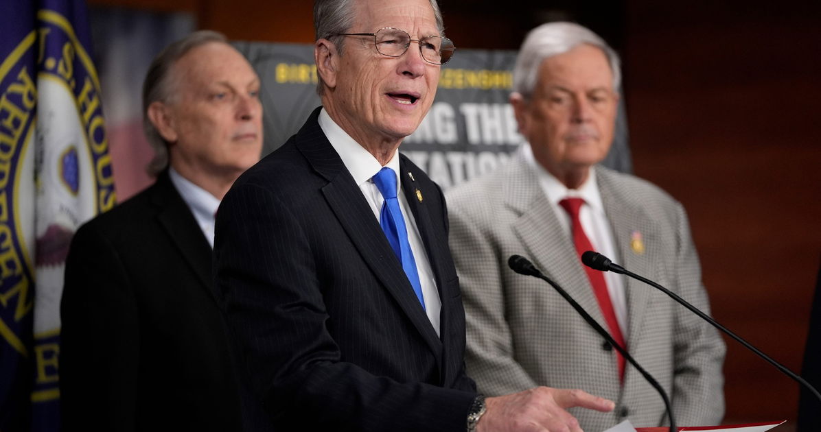 Legislador republicano agradece a Dios por enviar a Trump a proteger a Estados Unidos de la “homosexualidad y la perversión”