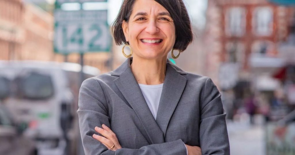 Republicanos indignados porque una congresista demócrata usó esta palabra traviesa