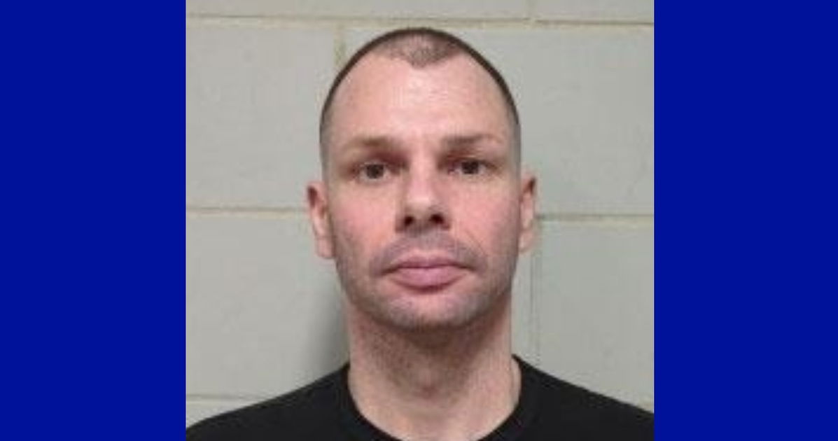 Se centró y acosó a hombres homosexuales durante años. Se irá por mucho tiempo.