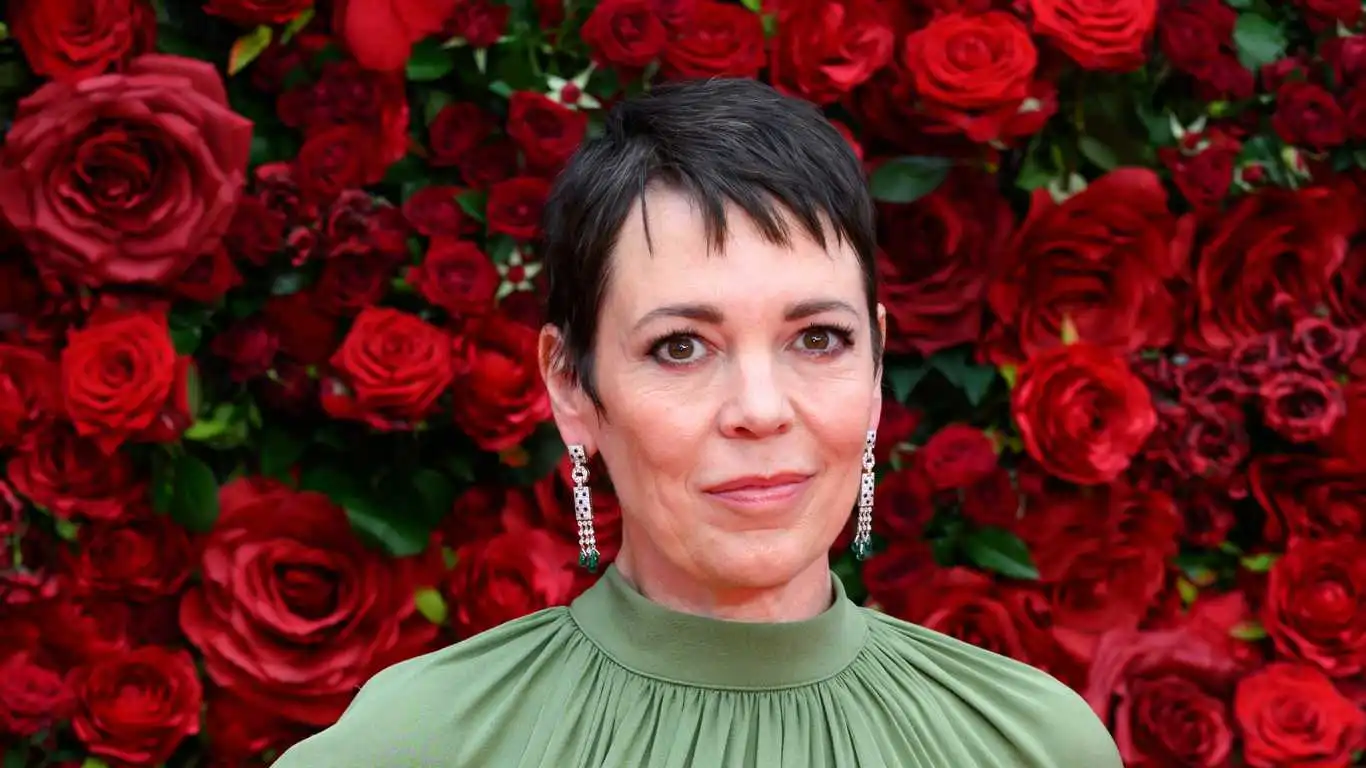 Olivia Colman attends "The Roses" UK Premiere at the Odeon Luxe Leicester Square on August 28, 2025 in London, England.