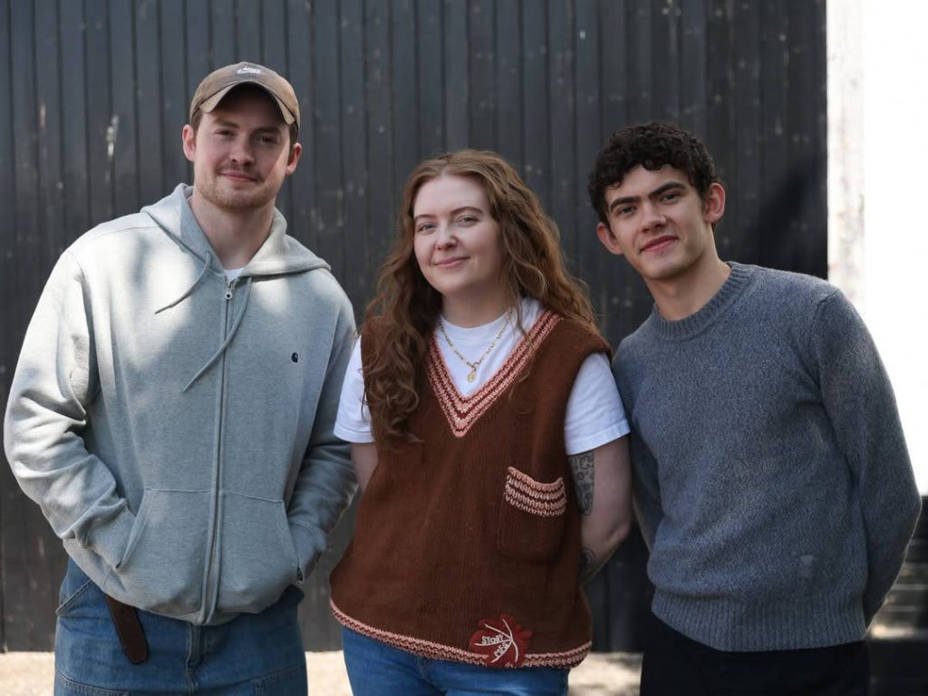 Kit Connor, Alice Oseman y Joe Locke anuncian la película Heartstopper (Foto: Netflix)
