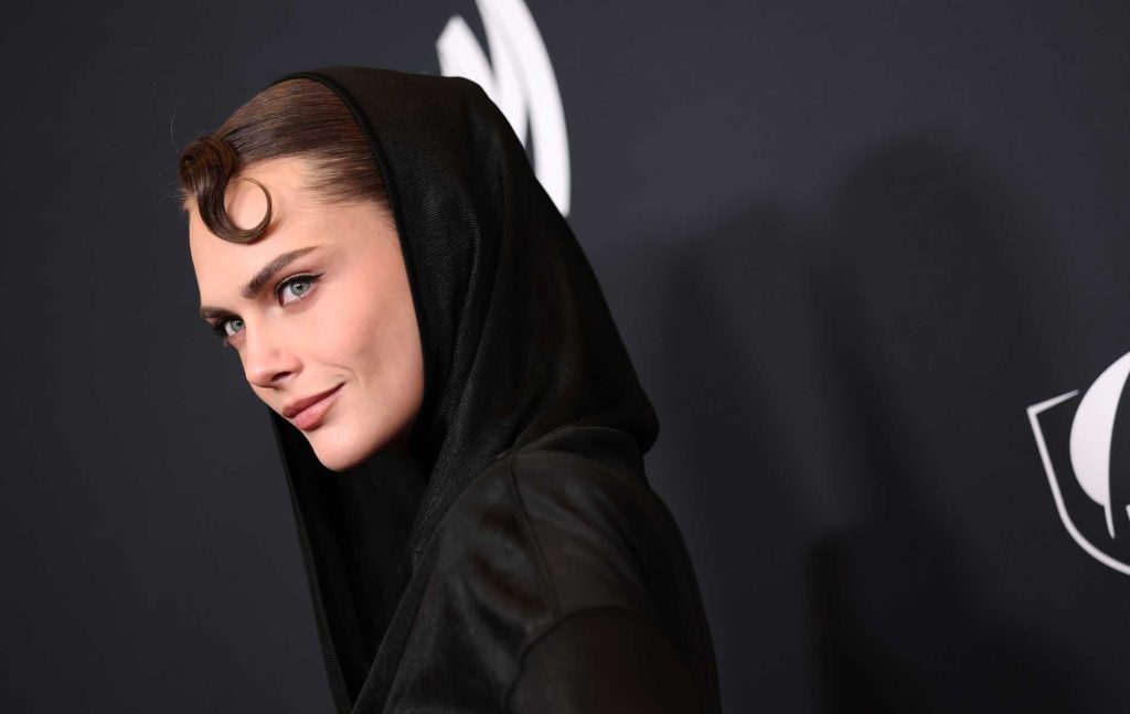 Cara Delevingne y su novia Minke hacen una rara aparición pública como pareja