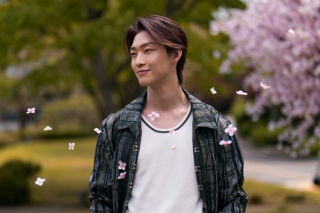 XO, Kitty. Sang Heon Lee como Min Ho Moon en el episodio 302 de XO, Kitty. Cr. Parque Youngsol/Netflix © 2026