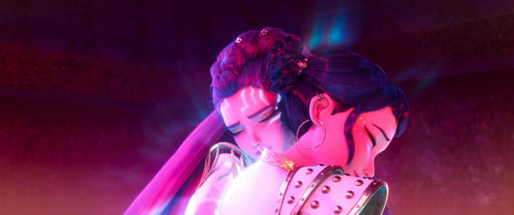 CAZADORES DE DEMONIOS DEL KPOP: cuando no están agotando las entradas en los estadios, las superestrellas del Kpop Rumi, Mira y Zoey usan sus identidades secretas como cazadores de demonios rudos para proteger a sus fanáticos de una amenaza sobrenatural siempre presente. Juntos, deben enfrentarse a su mayor enemigo hasta el momento: una irresistible banda rival de demonios disfrazados. ©2025Netflix