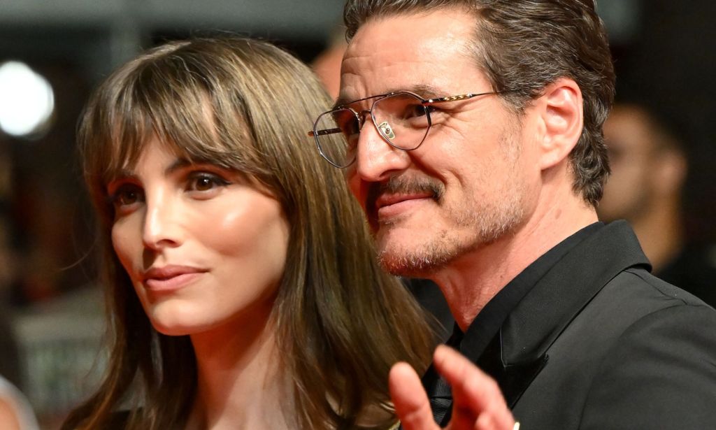 Lux Pascal con su hermano Pedro, durante un evento de alfombra roja.