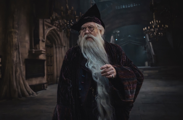 Harry Potter y la piedra filosofal/John Lithgow/Fotografía de Lara Cornell/HBO
