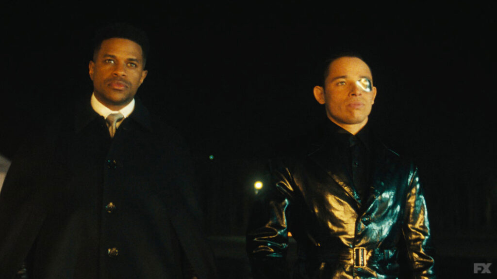 Jeremy Pope y Anthony Ramos en La belleza (FX)