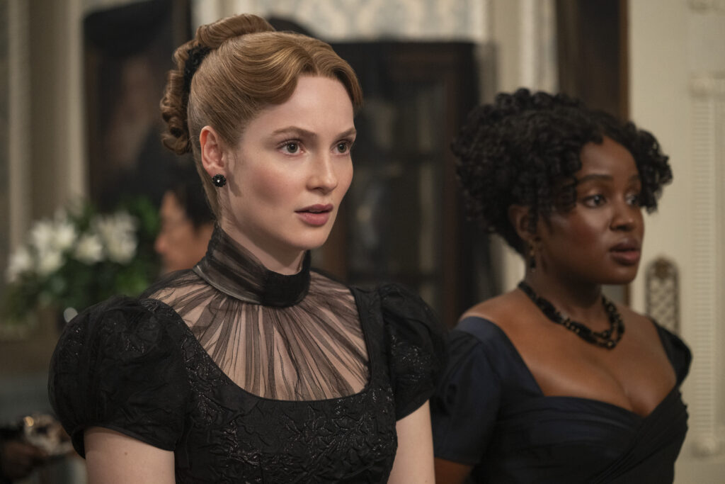 Bridgerton. (De izquierda a derecha) Hannah Dodd como Francesca Bridgerton, Masali Baduza como Michaela en el episodio 407 de Bridgerton. Cr. Liam Daniel/Netflix © 2025
