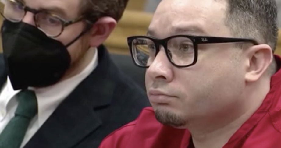 Golpeó a una mujer trans y dijo que espera que Trump mate a todas las personas trans. Se irá por mucho tiempo.