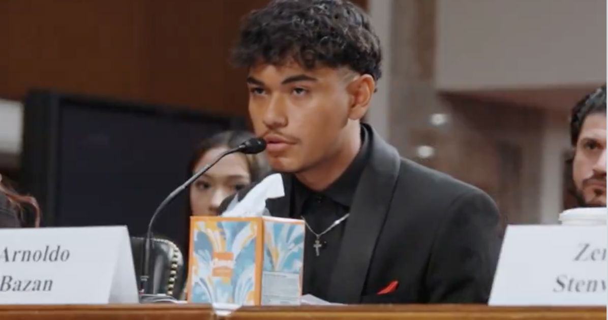 ICE asfixió a un adolescente y lo llamó gay por llorar, escucha el representante Robert García en un emotivo testimonio