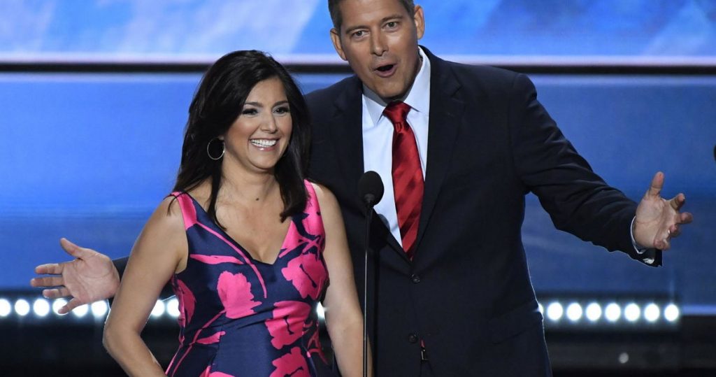 La esposa presentadora de Fox que reemplaza a Pete Buttigieg está enojada porque Pete se dejó barba