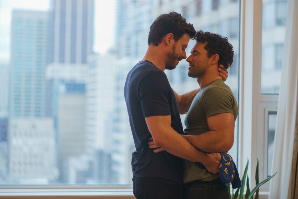 François Arnaud como Scott Hunter y Robbie GK como Kip Grady.