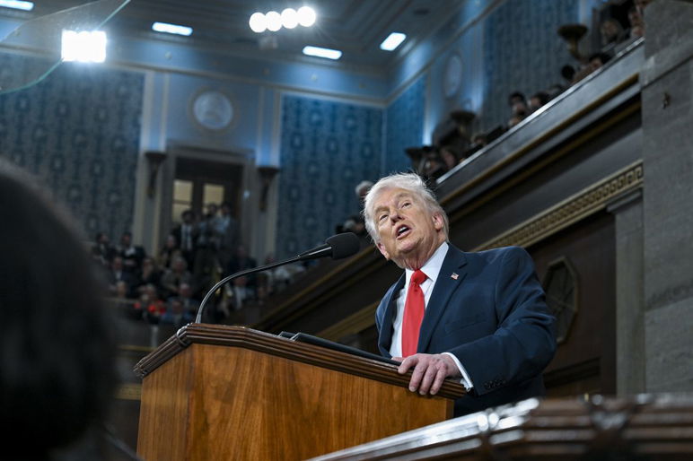 24 de febrero de 2026; Washington, DC, Estados Unidos; El presidente Donald J. Trump pronuncia el martes el primer discurso sobre el Estado de la Unión de su segundo mandato ante una sesión conjunta del Congreso en la Cámara de Representantes del Capitolio de los Estados Unidos en Washington. 
