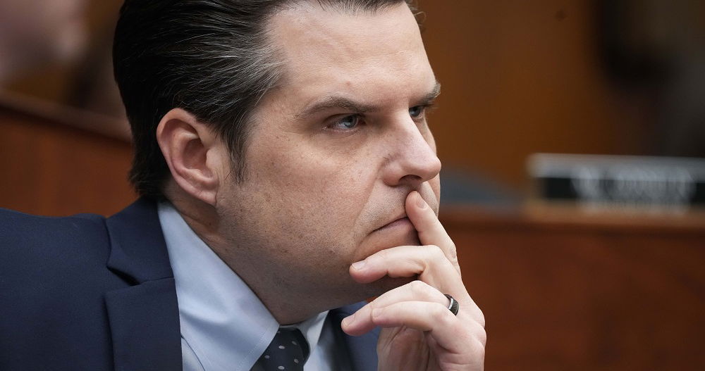 Matt Gaetz se burla brutalmente por comparar ser trans con morir en una guerra