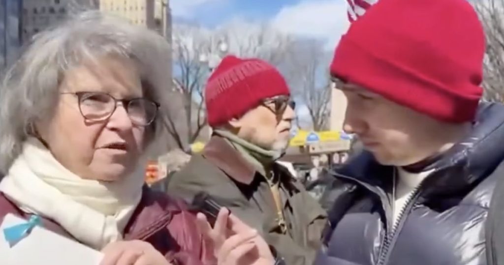 Un derechista intentó adueñarse de un manifestante de No Kings con preguntas que te atraparon. En lugar de eso, lo ensartó.