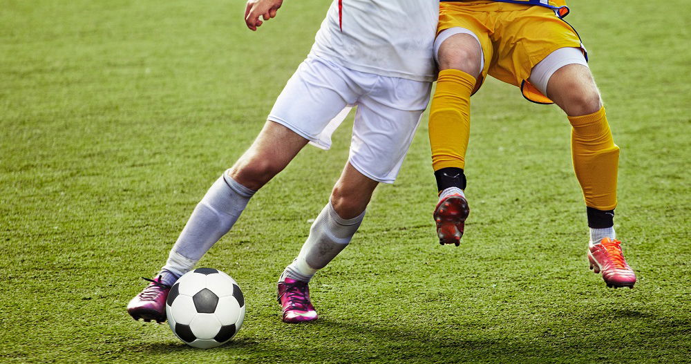 Un futbolista profesional se burló de la sexualidad de su oponente. Ahora está pagando el precio.