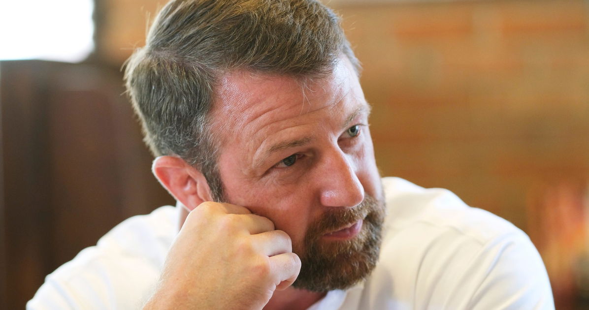 "¿Qué carajo?": El veterano demócrata se burla del congresista republicano por describir una guerra que nunca experimentó