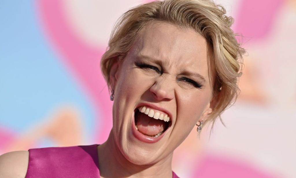 Kate McKinnon, en la foto gritando en el estreno de Barbie.