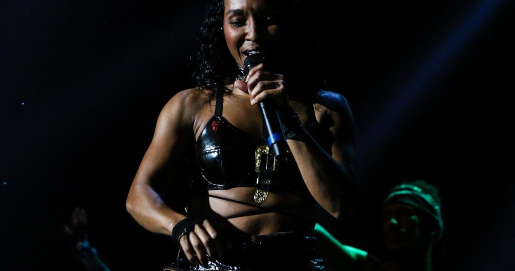 Chilli de TLC afirma que "no es MAGA" después de compartir la teoría de la conspiración "Michelle Obama es un hombre"