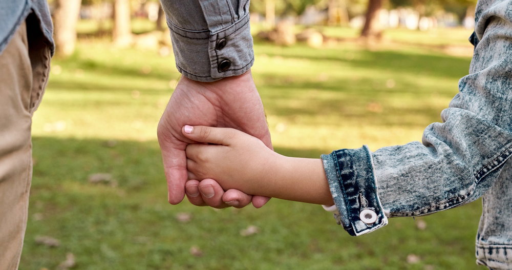 El Día de los Padres No Binarios destaca los altibajos que enfrentan los padres no binarios durante todo el año