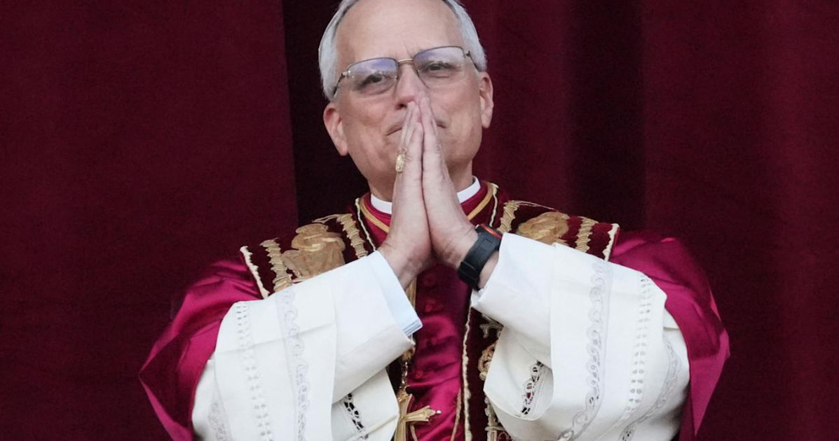 El Papa dice que Dios no escucha las oraciones de Donald Trump