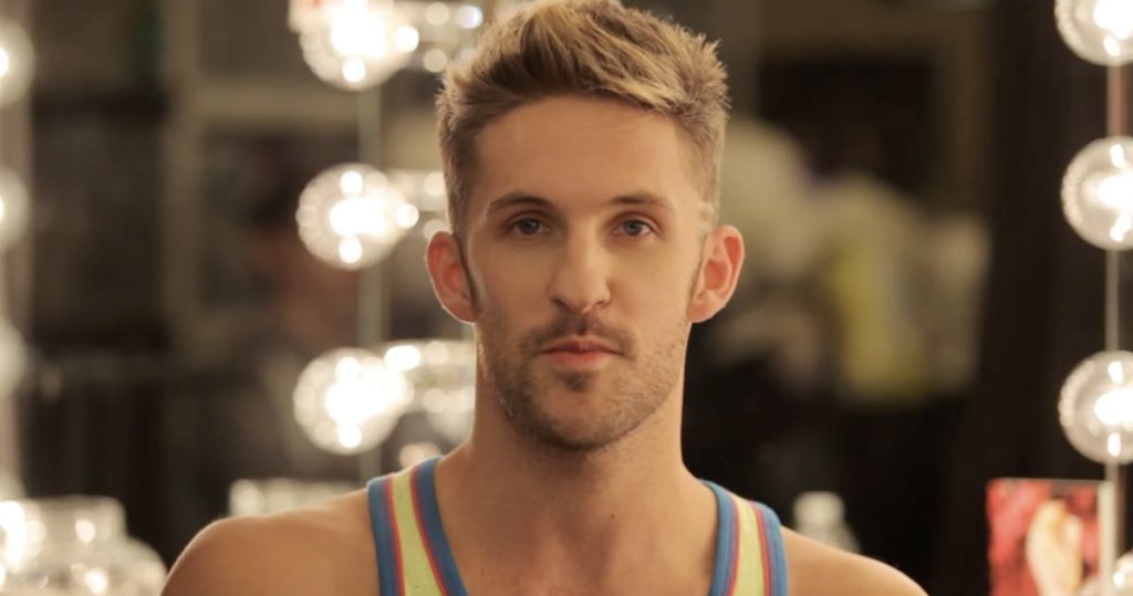 El escritor gay de 'SNL' Jimmy Fowlie dice que su hermana pudo haber sido asesinada después de una extraña desaparición