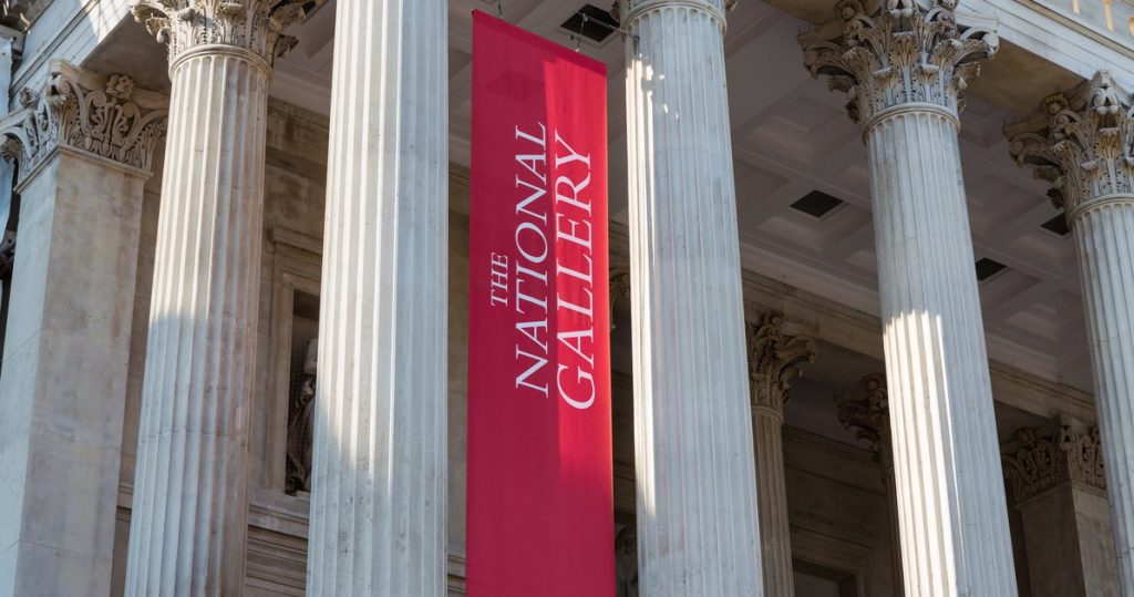 El patrón San Sebastián representado como un hombre trans asiático en la Galería Nacional