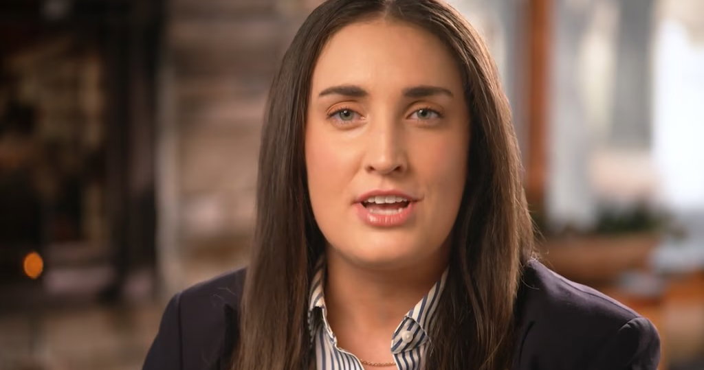 Exfuncionaria de ICE de Trump acusada de relación “tóxica” y “controladora” con su empleada adolescente