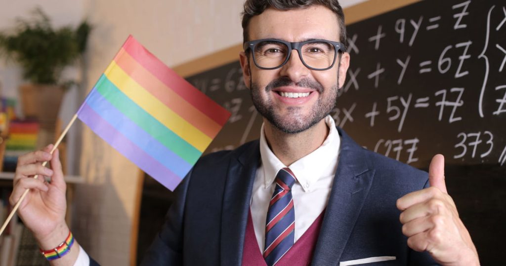 Un nuevo informe muestra que afirmar que los adultos son fundamentales para el éxito de los estudiantes LGBTQ+