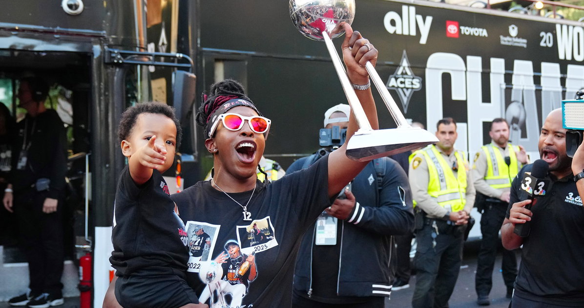 Una estrella de la WNBA escribe una conmovedora carta a su pequeño en su segundo cumpleaños: “Me deja boquiabierto”