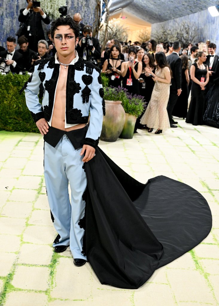 Hudson Williams vistió Balenciaga en la Met Gala 2026 