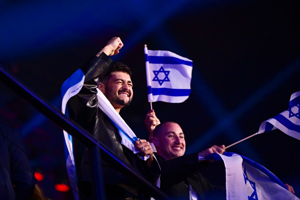 Noam Bettan, en representación de Israel, celebra durante la primera semifinal del Festival de la Canción de Eurovisión.