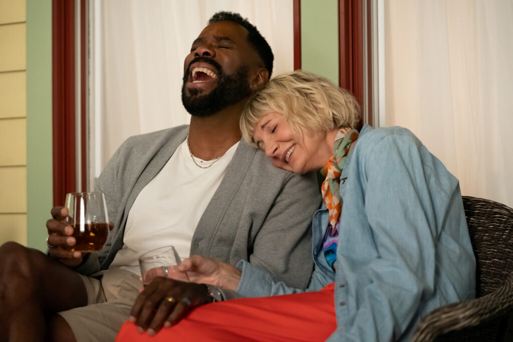 LAS CUATRO ESTACIONES, TEMPORADA 2. (De izquierda a derecha) Colman Domingo como Danny y Kerri Kenney-Silver como Anne en el episodio 204 de Las Cuatro Estaciones, Temporada 2. Cr. Emily V. Aragonés/Netflix © 2025