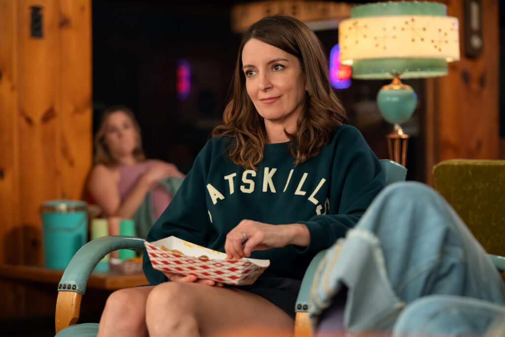 LAS CUATRO ESTACIONES, TEMPORADA 2. Tina Fey como Kate en el episodio 202 de Las Cuatro Estaciones, Temporada 2. Cr. Emily V. Aragonés/Netflix © 2025