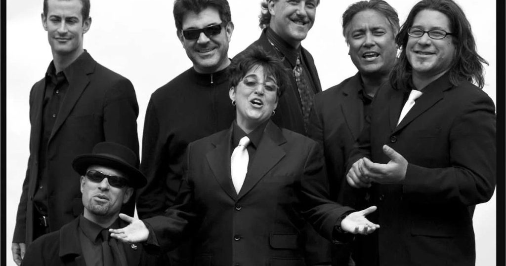Cómo el ídolo musical de esta artista de cabaret la ayudó a salir del armario