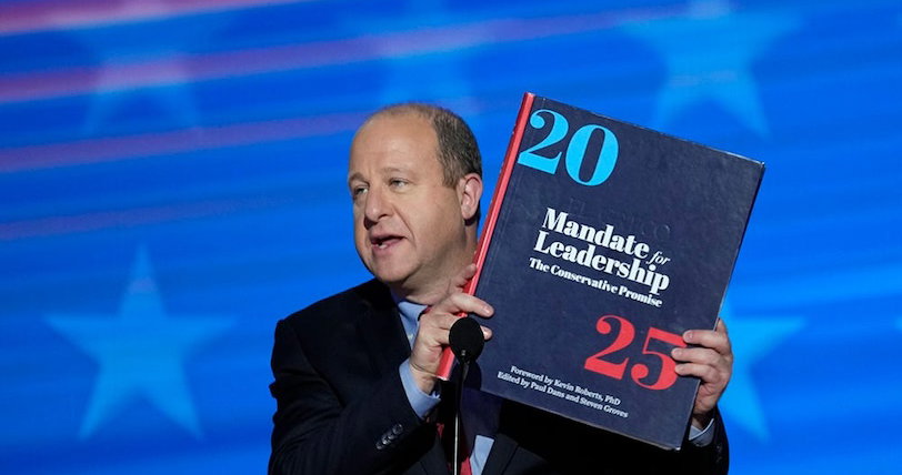 El Partido Demócrata de Colorado censura al gobernador gay Jared Polis por perdonar al estafador electoral de Trump