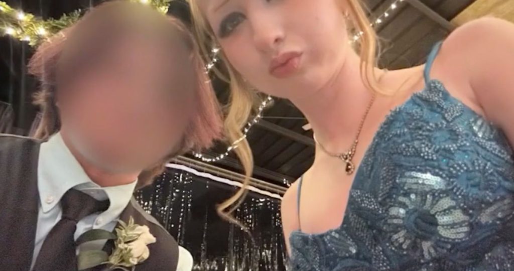 Fue al baile de graduación con una cita transgénero. Entonces su escuela la expulsó.