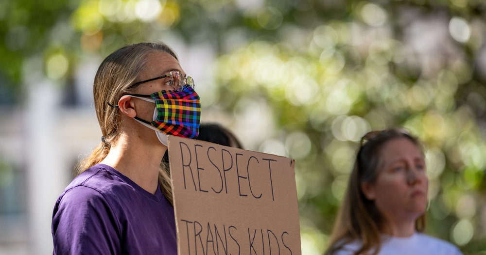 Maine anula una medida electoral anti-trans por firmas de petición falsificadas e inválidas