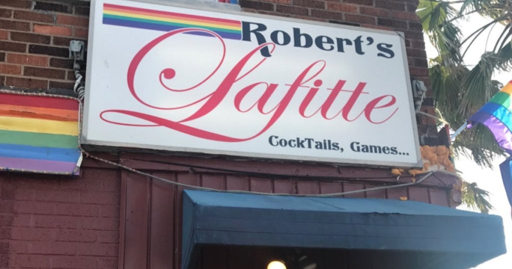 Podría ser la última llamada para el bar gay más antiguo de Texas. Sus patrocinadores están luchando para salvarlo.